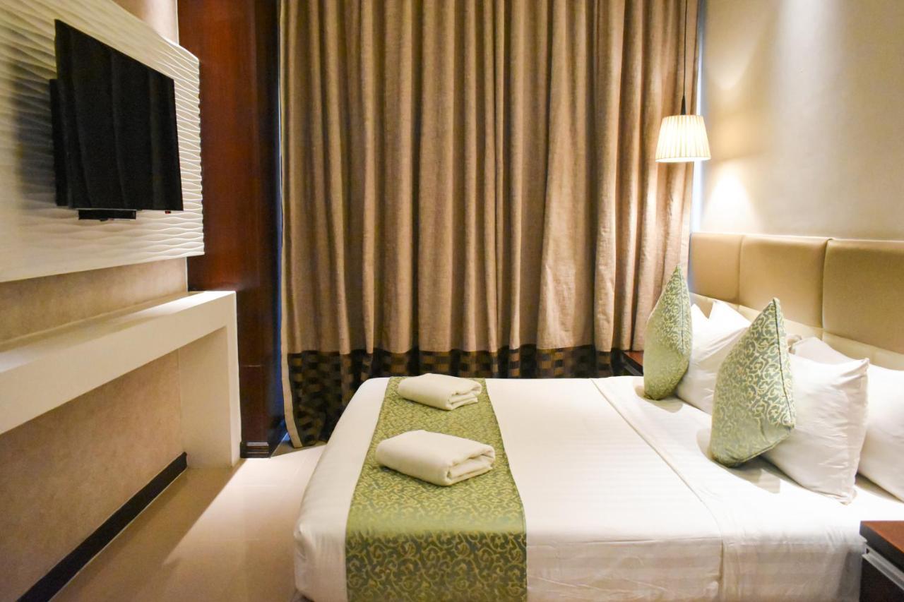 MG Grand Hotel Olongapo Exterior foto